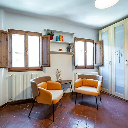 Apartment Roommo Viola Florenz