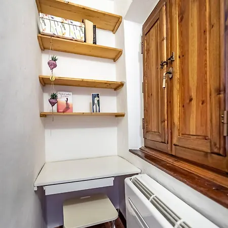 Roommo Viola Apartment *