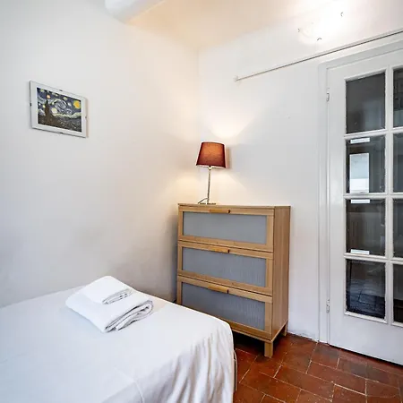 Apartment Roommo Viola Florenz