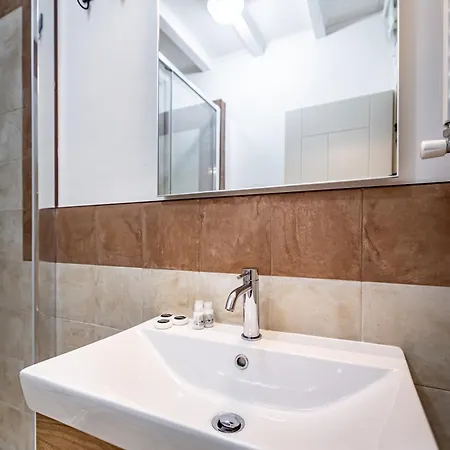 דירה Roommo Viola